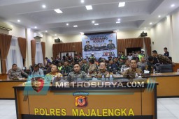 Kapolres Majalengka Gelar Nonton Bareng Pagelaran Wayang Kulit Peringatan Ke-78 Hari Bhayangkara
