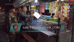 Giat Memberikan Himbauan Kepada Pemilik Warung Agar Tutup SementaraGuna Menjaga Kertoban Selama Pengesahan Warga Baru