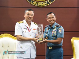 DANLANTAMAL V TERIMA KUNJUNGAN KOMANDAN KAPAL PERANG ANGKATAN LAUT VIETNAM VPN LE QUY DON 286