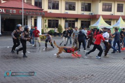 Personel Gabungan Polres Pasuruan Gelar Simulasi Sispamkota Siap Amankan Pilkada Serentak 2024