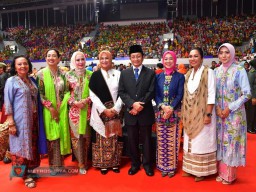 Komitmen Lestarikan Budaya Indonesia, NY. Fera Muhammad Ali Hadiri Peringatan Hari Kebaya Nasional 2024 di Istora Senayan