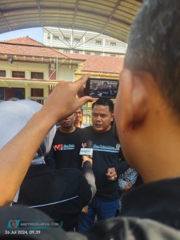 AMI Tantang Tiga Majelis Hakim PN Surabaya Dalam Kasus Dini Sera