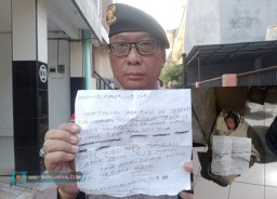 Warga Temukan Bayi Berselimut Jaket Diatasnya Terdapat Surat Wasiat