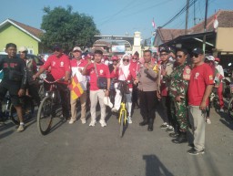 Meriahkan HUT RI 79, Ibu Kuwu Babakan Gebang Ikuti Sepeda Santai Bersama Ratusan Warga Babakan Gebang.