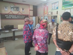 Perangkat Desa Mundu Pesisir Mematuhi Aturan Kerja Jam Kerja dan Jam Pulang Kerja.