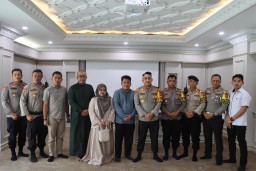 Kapolres Majalengka Silaturahmi dengan Tokoh Masyarakat di Cigasong