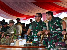 Bersama PANGLIMA TNI, KASAL Tinjau Pelaksanaan Super GARUDA SHIELD 2024