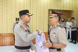 Kapolres Majalengka Pimpin Upacara Penyerahan Jabatan Kabag Logistik di Aula Kanya Wasistha