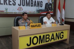 Polres Jombang Memediasi Warga yang Terlibat Tawuran Karnaval