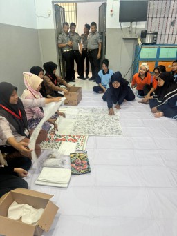 Kreativitas Tak Terbendung, Lapas Sidoarjo Gelar Pelatihan Batik bagi WBP Wanita