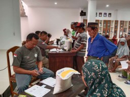 Beras Bulog 10 KG Di Desa Karangtengah Kecamatan Karangsembung.