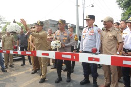 Bangun Pos Jaga dan Palang Pintu JPL Kereta Api. Pj Bupati Apresiasi Polres Mojokerto