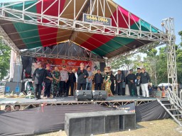 Masyarakat di Kecamatan Waled Gelar Mapag Sri Di Tempat Desa Karangsari