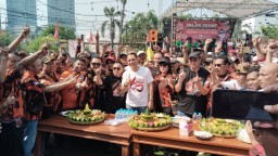 Semarak HUT ke - 65 Pemuda Pancasila Surabaya Jalan Sehat, Ratusan Kader Dukung Pemilu Damai 2024
