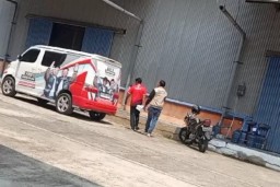 Mobil Grand Max Yes-Dirham di Gudang Bulog Picu Spekulasi Publik