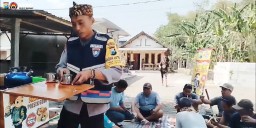 Ngopi Bareng Pak Babin, Cara Polsek Gudo Jombang Serap Aspirasi Warga