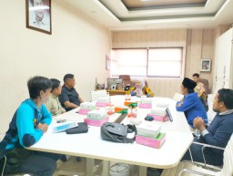 Diskusi dengan Fraksi Gerindra, IKA PMII Perjuangan Kritisi Fasum dan Command Center 112