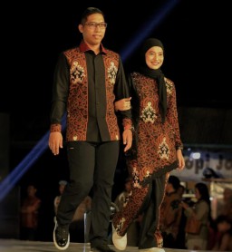 Dukung Industri Pariwisata Kearifan Budaya Lokal, Kapolres Ngawi Tampil Sarimbit di Event NBF 2024