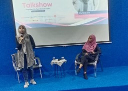 Talk Show Mahasiswa Stikosa AWS Angkat Isu Kesehatan Mental
