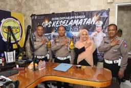 Gandeng Media Operasi Keselamatan Semeru 2025: Upaya Polres Pelabuhan Tanjung Perak Menekan Laka Lantas.