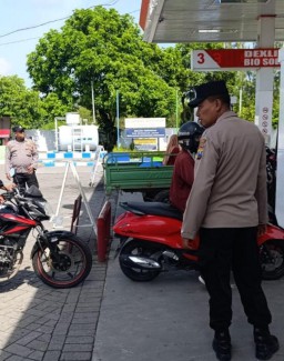 Polsek Ngimbang Gelar Patroli Harkamtibmas di Objek Vital untuk Cegah Kejahatan 4C