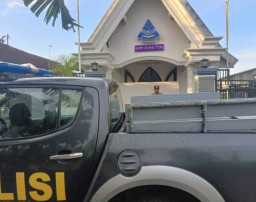 Polsek Ngimbang Laksanakan Pengamanan Ibadah Umat Kristiani di GKJTU dan GJWI