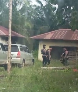 Patroli Sabhara Polda Kalteng di Mes Pekerja PT KJP Dinilai Berlebihan, Pekerja Merasa Terintimidasi!