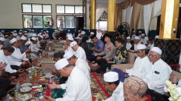 Kapolres Cirebon Kota Hadiri Haul ke-62 Al Habib Syekhoni bin Yahya di Ponpes Jagasatru