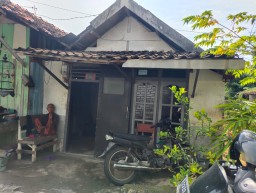 Miris,,,Puluhan Warga Miskin Di Lamongan Dicoret dari Daftar PKH dan BPNT, Pendamping Tuduh Dinsos Y