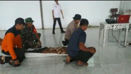 Wujudkan Masyarakat Tangguh Bencana Anggota Polres Probolinggo Inisiasi Gelar Simulasi di Daerah Rawan Banjir