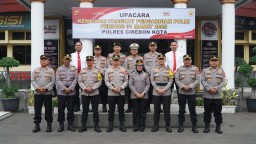 Kapolres Cirebon Kota Pimpin Upacara Kenaikan Pangkat Pengabdian Periode 1 Maret 2025