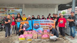 Pendaki U-50 Jatim Gelar Kegiatan Ramadhan dengan Berbagi Takjil