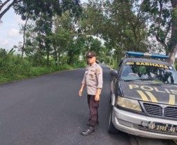 Polsek Ngimbang Giat Patroli Obyek Vital Guna Cegah Dan Guna Tangkal 4C Di Wilayah Ngimbang