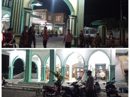 Kapolsek Ngimbang Melaksanakan Kegiatan Patroli Sholat Taraweh di Masjid Nurul Huda Desa Sendangrejo Ngimbang