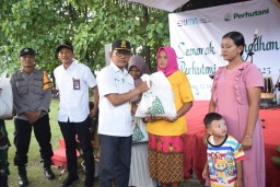 Perhutani Gelar Pasar Murah Dan UMKM Berkah Semarak Romadhon Di KPH Jombang