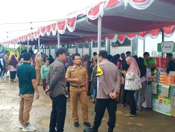 Bhabinkamtibmas Dawuan, Polsek Kedawung Polres Ciko monitoring pantau gerakan pangan murah