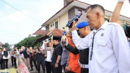 Polres Sumedang Musnahkan 10 Ribu Botol Miras Jelang Idul Fitri 2025