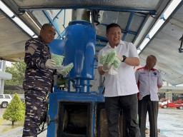 TNI AL MUSNAHKAN BARANG BUKTI 60.000 BUTIR PIL EKSTASI DI MAKO LANTAMAL IV