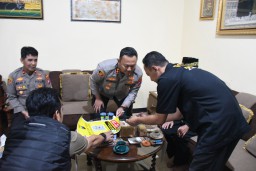 Polres Madiun Kota Jalin Kedekatan, Sosialisasikan Aplikasi Bantuan Polisi di PSHW