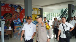 Kapolres Cirebon Kota Hadiri Pelepasan Angkutan Balik Mudik Gratis Kemenhub 2025 di Terminal Tipe A Harjamukti