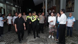 Kapolres Cirebon Kota Tinjau Langsung Pelaksanaan Ibadah Peringatan Wafat Isa Almasih / Paskah 2025 di Gereja-Gereja
