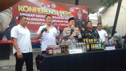 Polres Jombang Gagalkan Pengiriman Ratusan Botol Miras Asal Luar Daerah