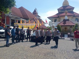Polda Bali Berikan Pengamanan di Hari Raya Waisak