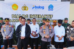 Kapolri-Mentan Tinjau Gudang Bulog Tanete, Cek Kesiapan Tampung dan Jaga Kualitas Pangan