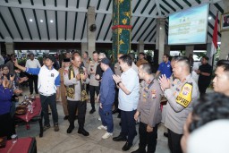 Kapolda Jatim & Aremania: Komitmen Bersama Jaga Kanjuruhan Aman