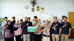 Rayakan Hardiknas 2025, ICONNET & Srikandi PLN Icon Plus Jatim Gelar Aksi Mengajar dan Donasi di SMK Nurul Huda Tulangan