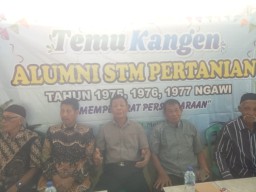 Hangat & Penuh Cerita, Alumni STM Pertanian Ngawi Angkatan 75–77 Gelar Reuni di Joho