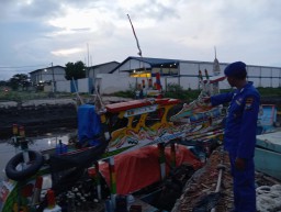 Polisi Amankan Tiga Kapal Bolga yang Melanggar Batas Wilayah Tangkap Ikan di Probolinggo