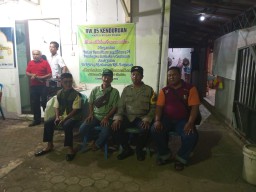 Jaga Kamtibmas, Bhabinkamtibmas Panjunan Polsek Lemah Wungkuk Polres Cirebon Kota Lewat Patroli Malam