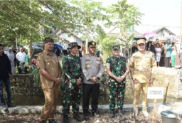 Kapolres Lamongan Menghadiri Pembukaan TMMD Ke-124 Di Desa Kebalankulon Kecamatan Sekaran